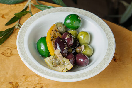 Греческие оливки