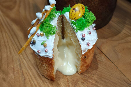 Кулич средний с заварным кремом