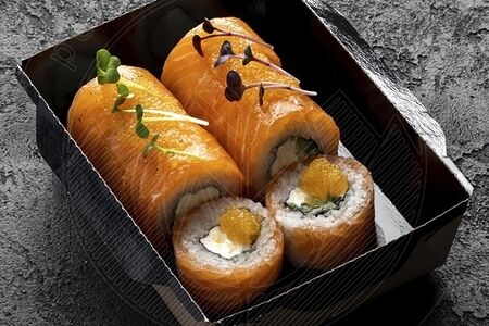 Филадельфия с икрой лосося, слабосоленый лосось