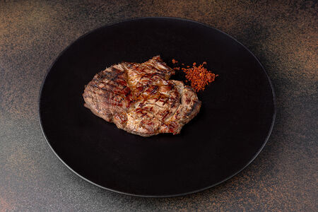 Свиная шея в ароматных специях на гриле