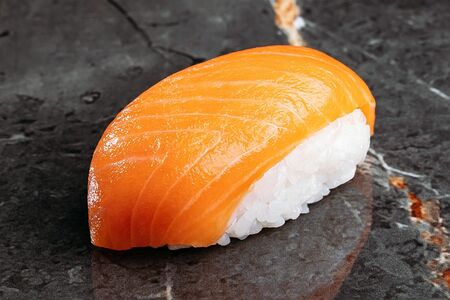 Лосось нигири