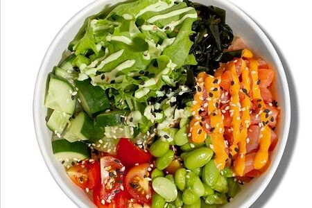 Поке с лососем по-тайски