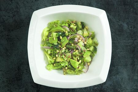 Салат зеленый