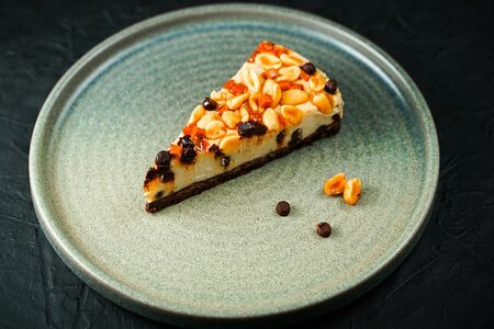 Чизкейк Карамельный с арахисом