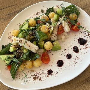 Салат с кальмаром