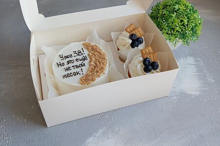 Бенто-торт и капкейки для друзей и близких Ещё не твой песок