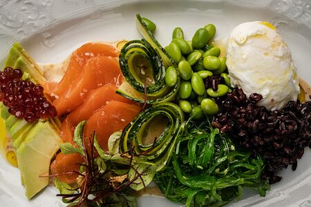 Поке с лососем 