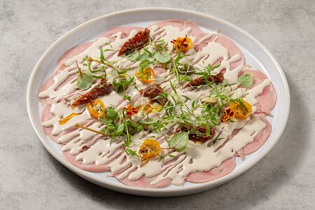 Вителло тоннато из молочного теленка