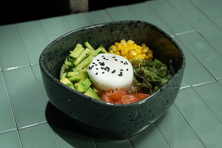 Поке с лососем