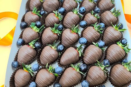 Клубника в шоколаде Callebaut №165-25