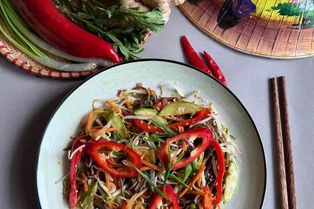 Лапша с овощами собу