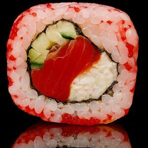 Калифорния с лососем и креветкой