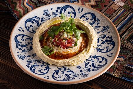 Хумус со свежими овощами