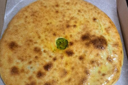 Пирог с форелью, сыром и шпинатом