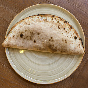 Пицца Кальцоне Четыре Сыра