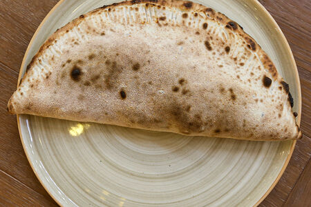 Пицца Кальцоне Четыре Сыра