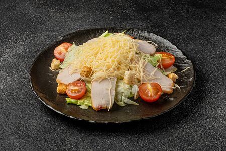 Салат Цезарь с курицей