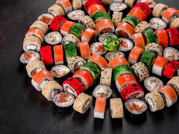 Роллы рядом