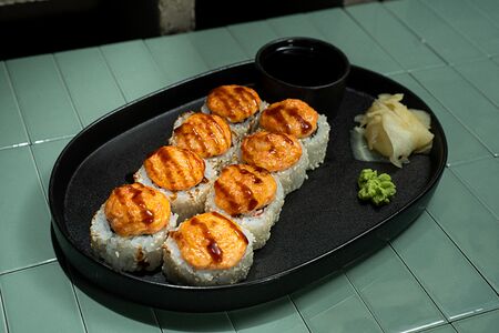 Запеченный с крабом и омлетом