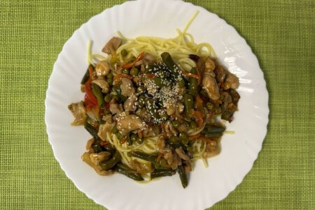 Вок с курицей