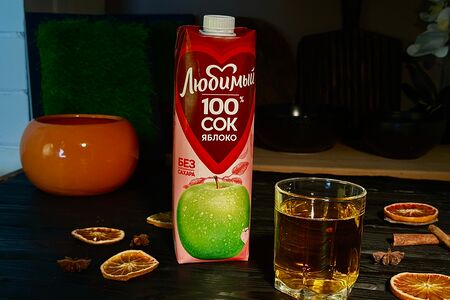 Любимый Яблоко