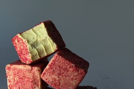 Фисташка-малина трюфель