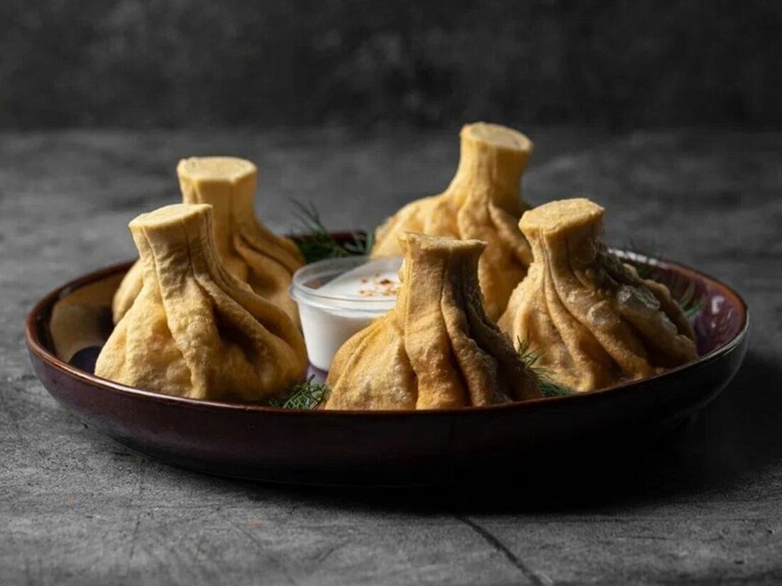 Хинкали уплетали