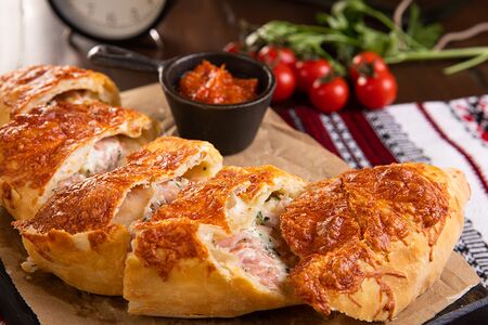 Хачапури с сыром и ветчиной