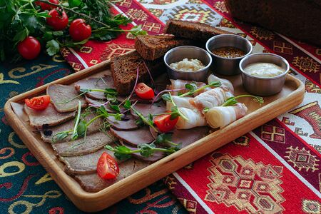 Ассорти мясное