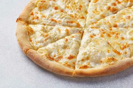 Пицца 4 сыра на тонком