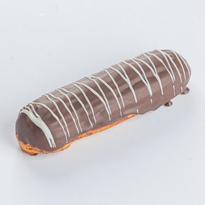 Эклер шоколадный