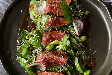 Теплый салат с телятиной