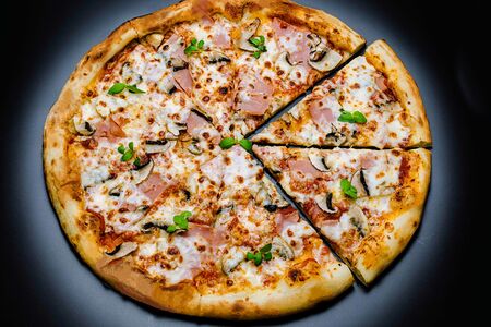 С ветчиной и грибами