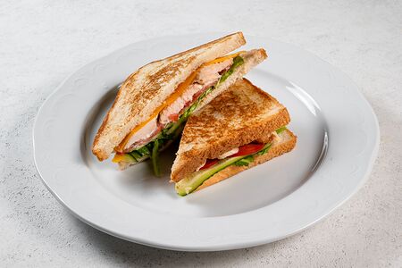 Клаб-сэндвич с куриной грудкой