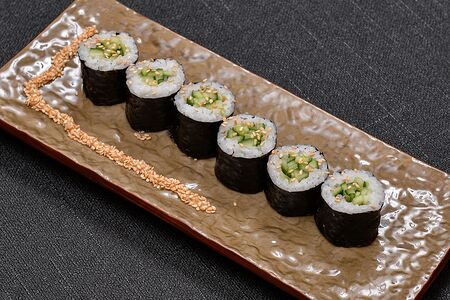 Маки Огурец