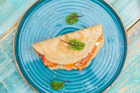 Овсяный блинчик с семгой