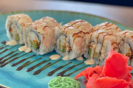 Белый дракон с креветкой