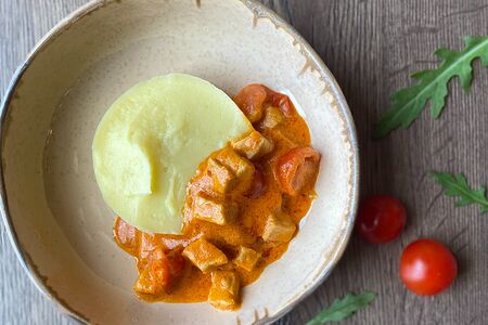 Пюре с подливкой из индейки