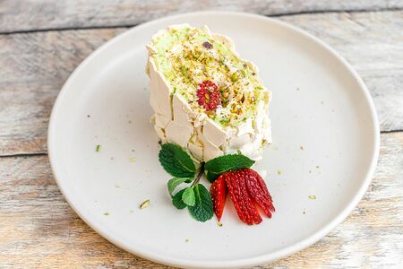 Меренговый рулет