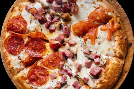 Пицца Четыре сезона большая