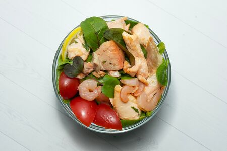 Микрозелень с креветками и семгой