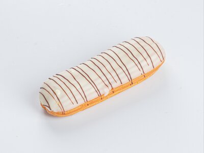 Эклер ванильный