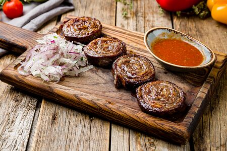 Рулет из говядины с курдюком