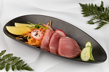 Сашими тунец