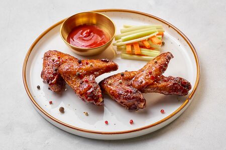 Куриные крылышки Чили с соусом барбекю