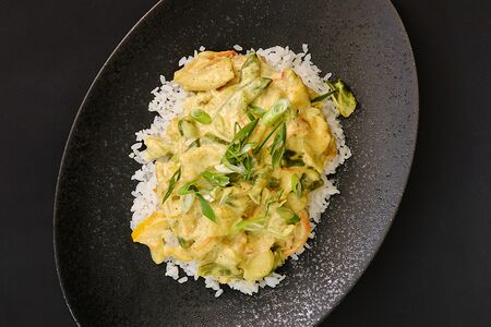 Курочка карри с овощами