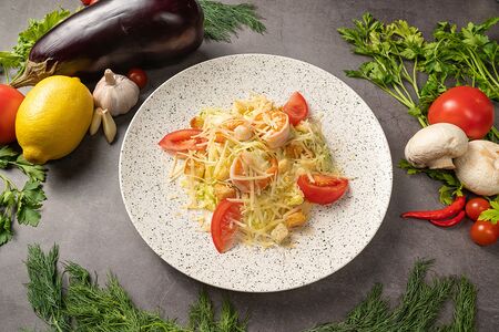 Салат Цезарь с креветками