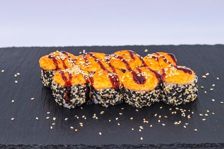 Запеченная Калифорния в кунжуте