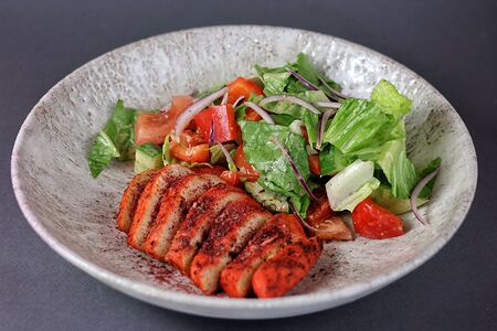 Филе цыпленка и фермерские овощи