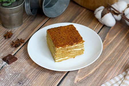 Пирожное Медовик